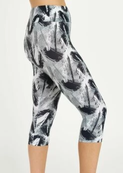 Daphne Loose Fit Swim Top With Capri Swim Leggings -Calypsa Sales 062222 calypsa 0764 modli cropped 150 164 2022 2784 3