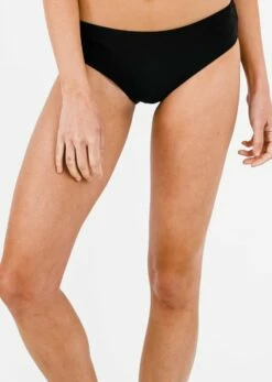 Adjustable Strap Clasp Swim Bra With Bikini Bottom -Calypsa Sales dsc 3508 modli cropped 1185 2329 2156 3693 2