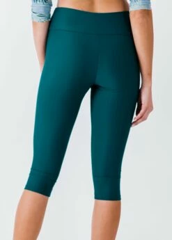 Plus Size Racerback Swim Bra With Capri Swim Leggings -Calypsa Sales dsc 4857 modli cropped 781 4 3206 3397