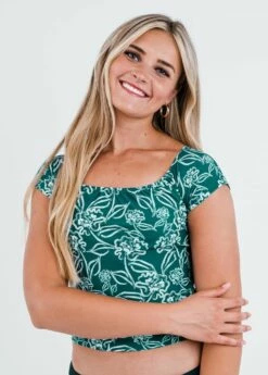 Zoey Crop Swim Top With Short Swim Skort 28 Zoey Crop Swim Top With Short Swim Skort -Calypsa Sales edited 1173 1 modli cropped 562 578 2939 3904