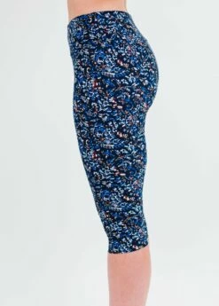 Loose Fit Maya Swim Top WIth Capri Swim Leggings -Calypsa Sales edited 3648 modli cropped 435 15 3066 3697