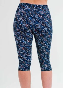 Loose Fit Maya Swim Top WIth Capri Swim Leggings -Calypsa Sales edited 3651 modli cropped 4 0 2695 3766