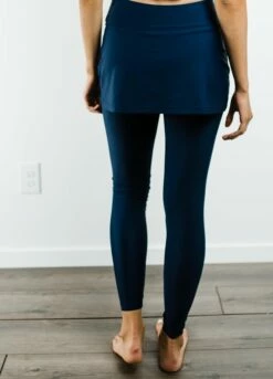 Plus Size Maya Swim Top With Skirted Long Swim Leggings -Calypsa Sales final 0164 100000045210 modli cropped 0 2 3271 4550 2