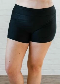 Plus Size Half-Zip Adele Swim Top With Swim Shorts -Calypsa Sales final 3 5888 100000042790 modli cropped 231 8 2497 3191 1