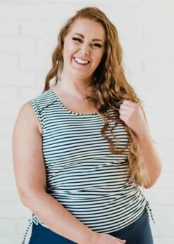 Plus Size Closed Back Maya Swim Top With Swim Shorts -Calypsa Sales final 3 6082 100000042945 modli cropped 1337 948 2618 2748 1