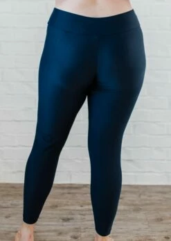 Plus Size Nora Swim Top With Long Swim Leggings 29 Plus Size Nora Swim Top With Long Swim Leggings -Calypsa Sales final 3 6337 modli cropped 0 23 2944 4159 4