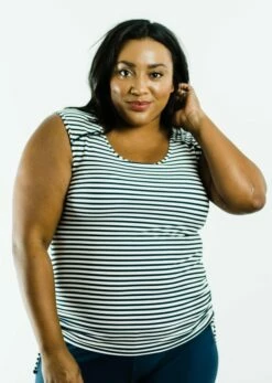 Plus Size Closed Back Maya Swim Top -Calypsa Sales final 5071 100000046033 modli cropped 911 1230 2256 3119 2