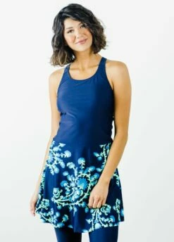 Emily Swim Dress With Swim Shorts 17 Emily Swim Dress With Swim Shorts -Calypsa Sales final 9760 100000048963 modli cropped 625 881 2319 3239