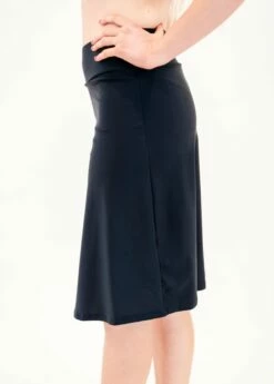 Half-Zip Adele Swim Top With Knee Length Swim Skort -Calypsa Sales modli 257 of 298 100000024072 modli cropped 0 2 3839 5365