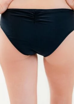 Adjustable Strap Clasp Swim Bra With Bikini Bottom -Calypsa Sales modli 261 of 298 100000024061 modli cropped 334 847 2510 3894 2